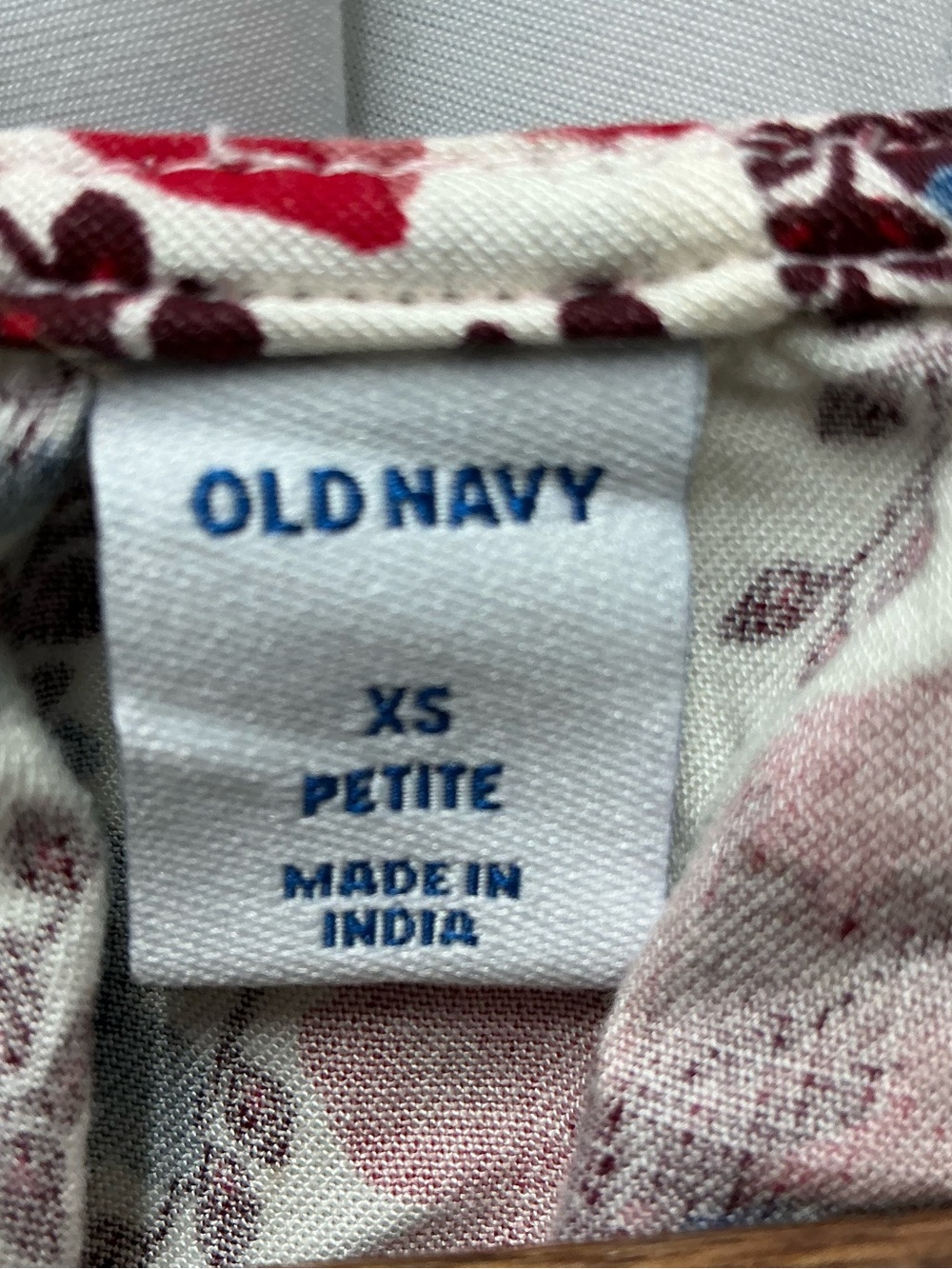 Old Navy Floral V-Neck Dress in White, Red & Blue - Picture 3 of 7